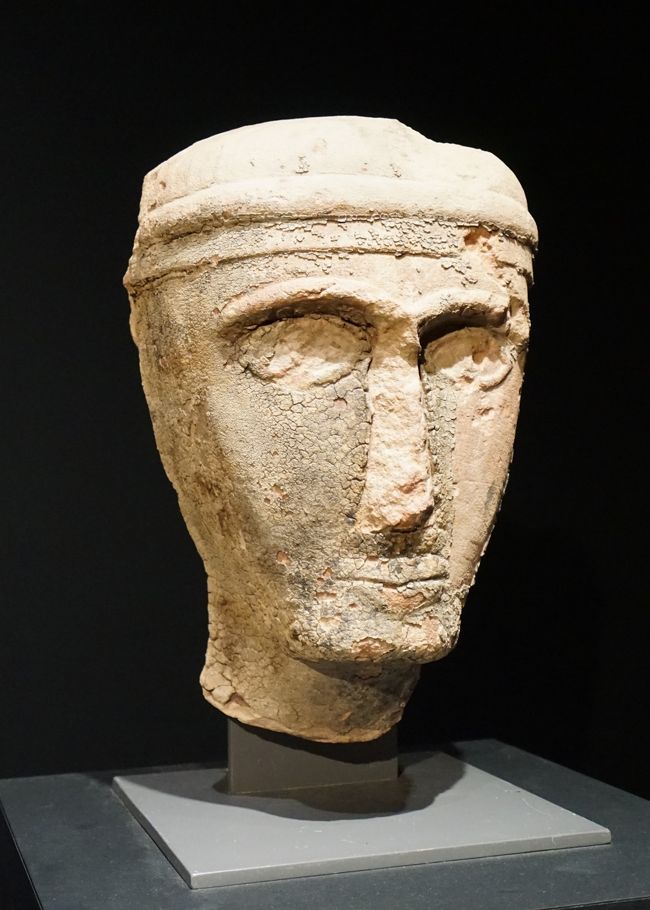 「男性頭部」ウラー　紀元前4-前3世紀　キングサワード大学博物館<br />リフヤーン王国は交易により富を蓄えその勢力は南のタイマーまで及んでいます。<br />