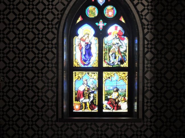 こんなステンドグラスも。<br />