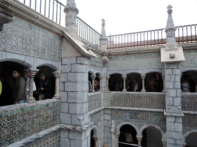 回廊部分に出てきました。<br />