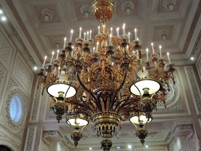 素晴らしいシャンデリア。<br />