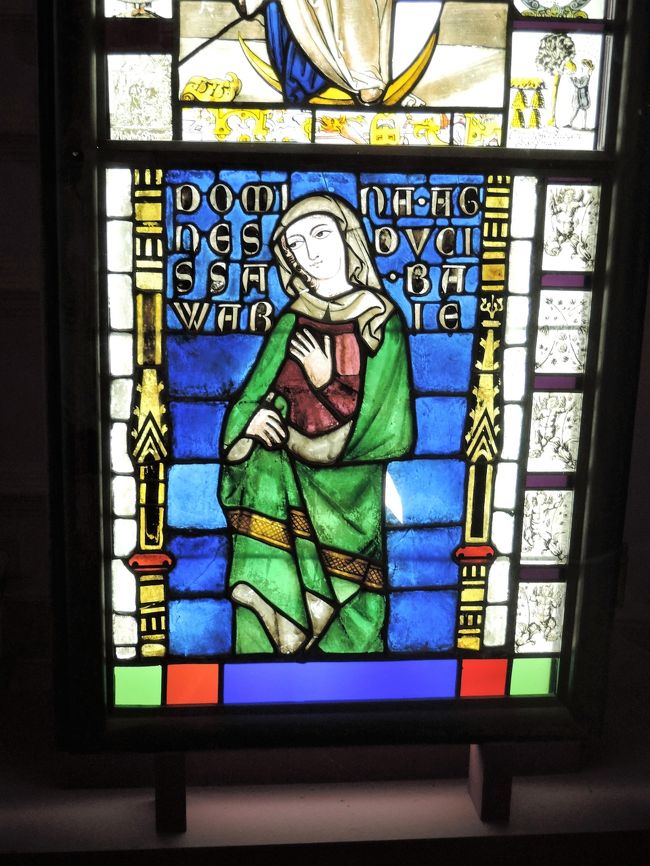 美しいお顔立ち。<br />シスターでしょうか。<br />