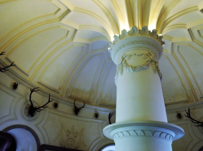 円形のロビーのような部屋に出ました。<br />