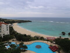 おはようございます。
4日目の朝です^_^本日は天気が持ちこたえそうなので、宮城島の果報バンタを目指します。