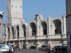 アルルの円形闘技場。フランスですが、イタリア文化に影響を受けた街です。