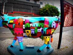 【レシフェ（ヘシフェ）の街並み】

......そして、もっと派手な牛さん......