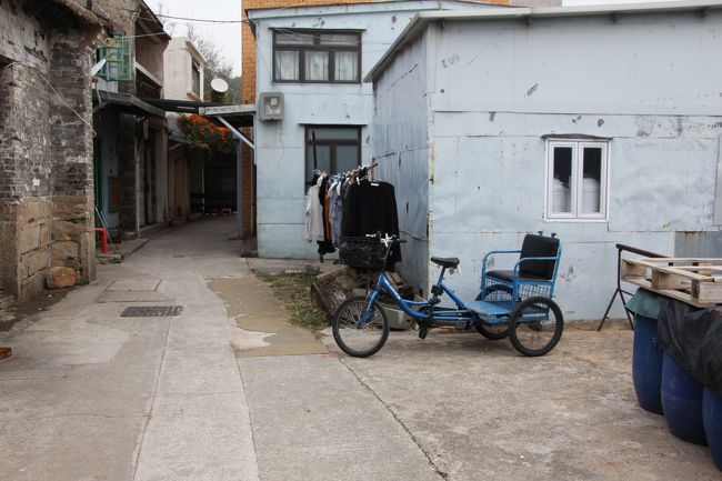 時間が止まったような景色の中を歩きます。