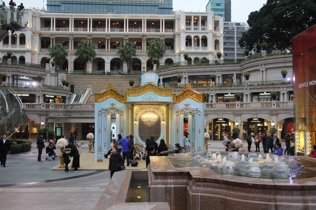 1881ヘリテージの飾りつけが今まで見た中で一番質素でした。<br />ホテルに帰って休みます。