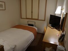 でも、現実はこのビジネスホテル。

フローラルイン中洲、
旧福岡県公会堂迎賓館からすぐでした。