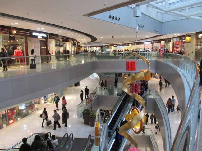 閑散としていたホライズンプラザとは違い凄い人です。