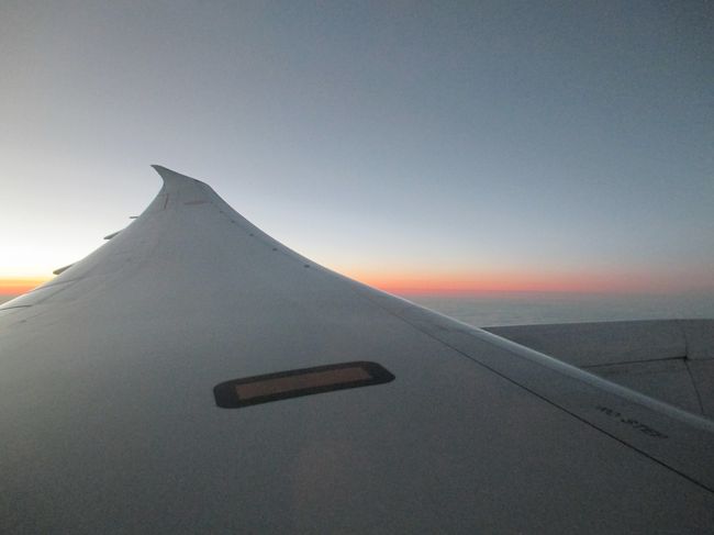 定刻で出発。<br />何度来ても楽しい香港。こんなおっさんを毎回遠足のような楽しい気持ちにさせてくれる場所。変わり行くもの、変わらないものが背中合わせで、何度訪れても飽きることことはないでしょう。<br />ありがとうございました。