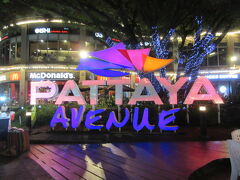 【Major Cineplex Pattaya】
スタバ、おいしい、マックあります