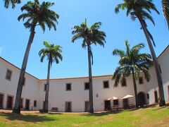 【Museu da Cidade do Recife - Forte das Cinco Pontas】

中にある建物は、まるで修道院のような様相。

ここは、1982年以降、レシフェ市立博物館となっています。