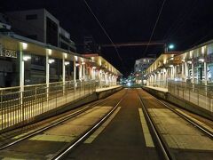 地下鉄で三条駅から太秦天神川駅へ・・・嵐電に乗り換えます。

ん？駅はどこ？って探しちゃった・・・路面電車みたいな駅でビックリ！