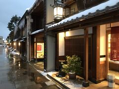 少し休憩後、バスでにし茶屋街へ。
特にお店に入らなかったので、5分で観光終了。。