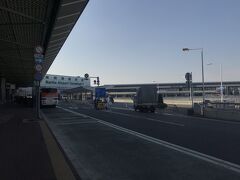 予定より早い14:15に成田空港第一ターミナルに到着！
国内出張から戻ったばかりでかなり疲れていて、バスの中では爆睡…