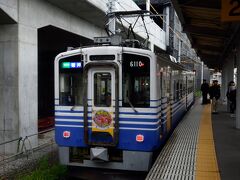 丁度反対の福井駅方面に入線してきたのは、MC6001型
こちらも愛知環状鉄道からの譲受