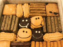 クッキーカルテットの詰め合わせ。
９種類の詰め合わせで、188HKD。たっか！Σ(´□｀;)
サクサクというよりザクザクした食感で、口当たりちょっと硬い感じ。
試食だけで評価するのはどうなんやろうと思ったので買いましたが、うーん…リピートは無いかな…
好みによると思います、私はジェニーベーカリー系のサクサクしたやつが好きなので。