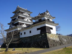 ●大洲城天守閣

2004年に復元されました。
とっても新しい復元天守です。