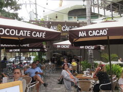 カンクンにも支店がある、AH　CACAOのチョコレートショップ。
チョコ買うだけでなく、カフェも併設
http://www.ahcacao.com/