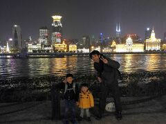 浦東エリアから眺められる外灘の洋館群の夜景。