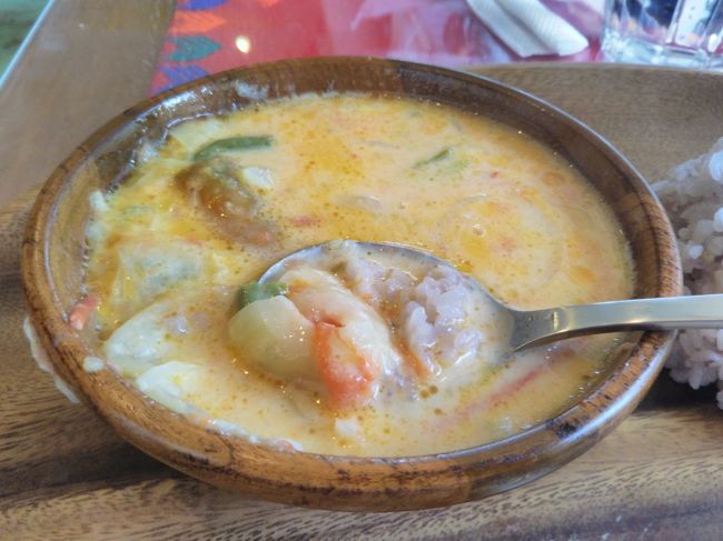 ニッポンの中の外国めぐり1710 「ブータン料理&タイスキ食べ放題。 “カームス&MKレストラン”」 ~東京~