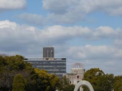 平和公園を歩きます