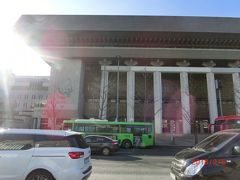 地下鉄5号線の光化門駅を出ると
光化門広場の両脇には興味をそそる建物があり、
この建物は世界文化会館のようです。