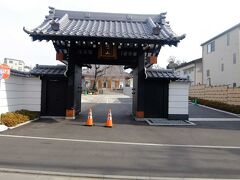 谷中銀座から横道に入ったところの長明寺．