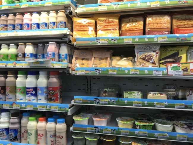 売ってるもの違いますが、お弁当などもあり。