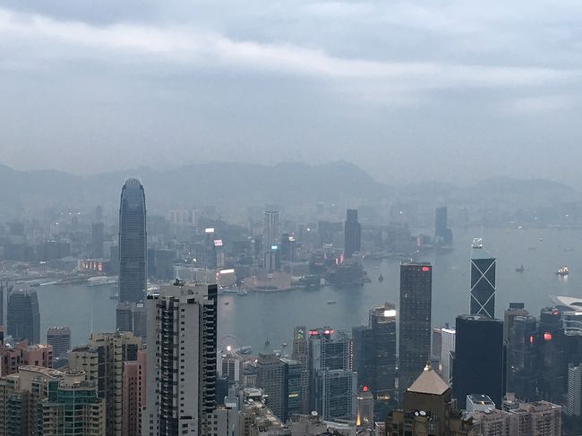 なんとか明るいうちに着きました。<br />感動の風景です。しかし、思ったより寒い。ライトダウンの下に、薄いセーターとシャツでしたが。