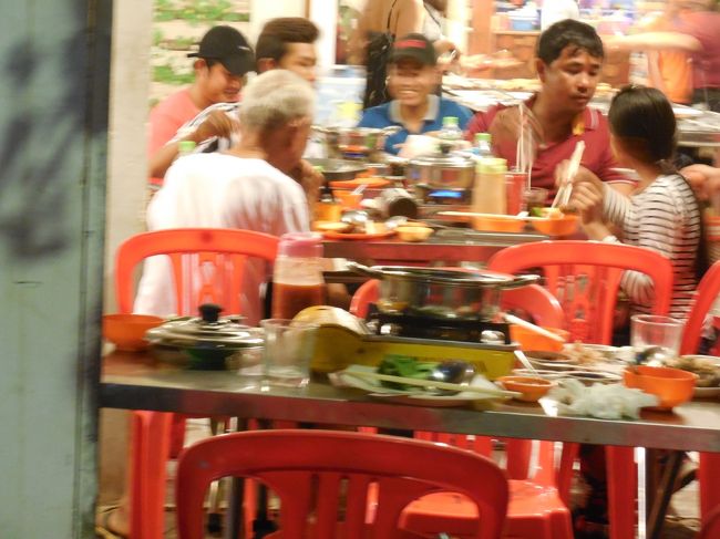 三世代の家族連れ。