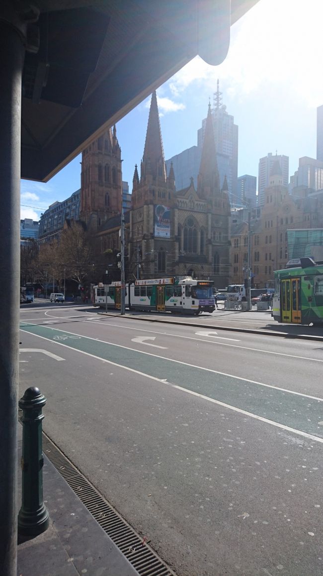 乗り物好きな子供達は、<br />ずーっと静かにトラムに揺られてました。<br />