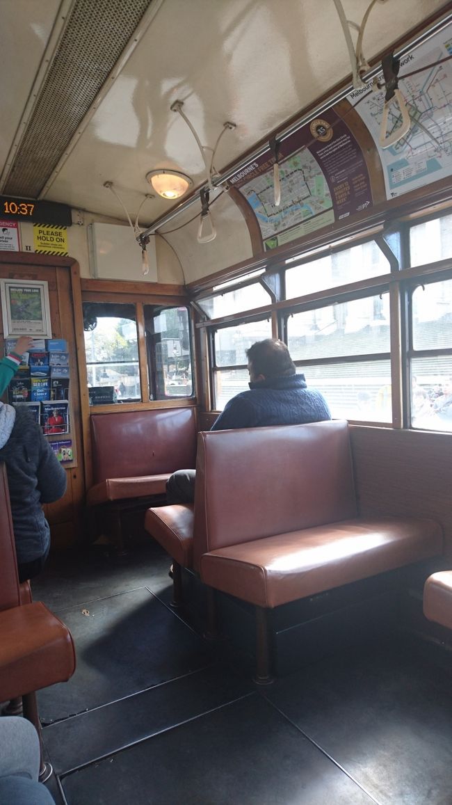 なんだかレトロなトラムのほうが、<br />揺れが心地良い気が…。