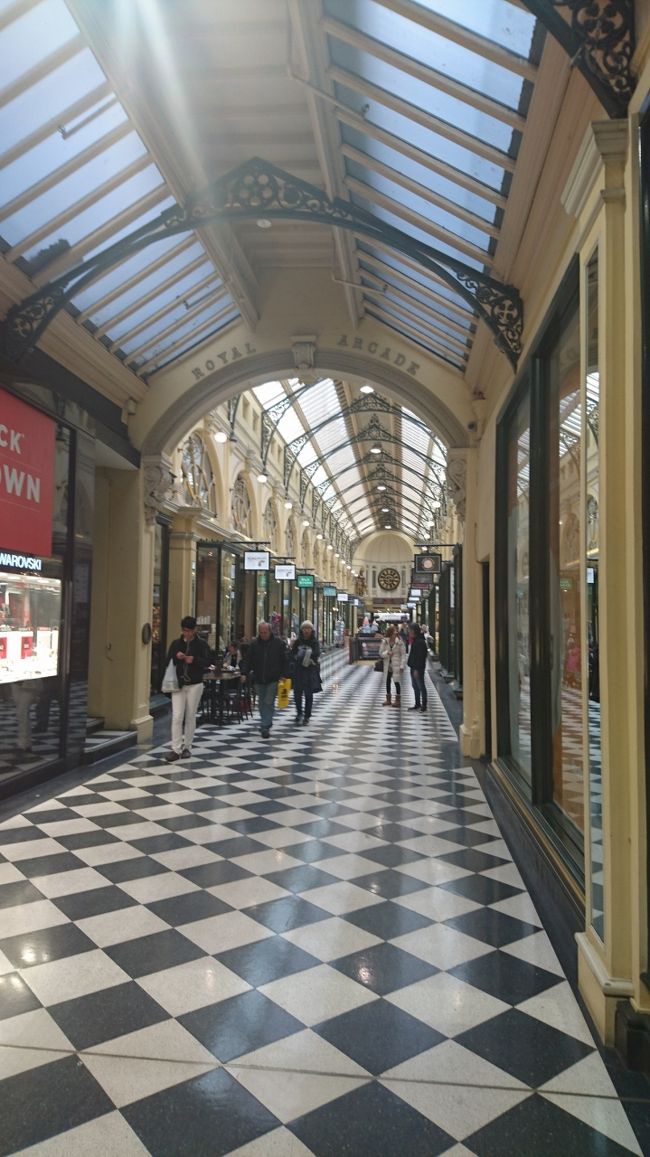 やっと練習が終わり、<br />母娘が向かったのはアーケード街。<br />ガイドブックをみて、<br />ふたりとも「素敵～！」と言っていたのです。