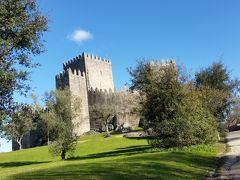 　隣接するギマランイス城
　なぜか「ギマランイス」を「ギヤマンライス」と覚えてしまい、なかなか修正できません。