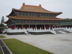 台湾も儒教の国ですから、高雄の孔子廟も大変立派です。
