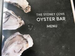 オイスターバーで有名な「THE SYDNEY COVE OYSTER BAR」へ

時間が15時と中途半端だったので予約なしで入れました