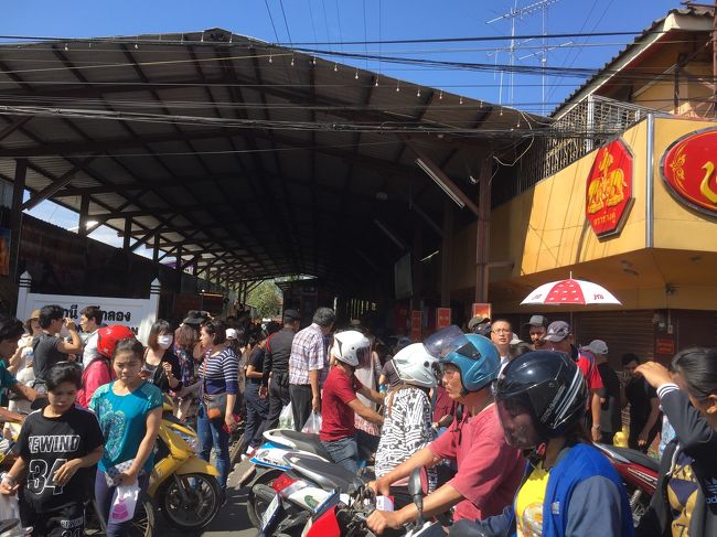 普段は線路上も行き来してるけど…