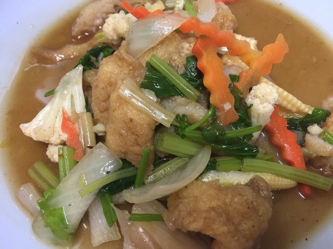 揚げ魚のヤム。