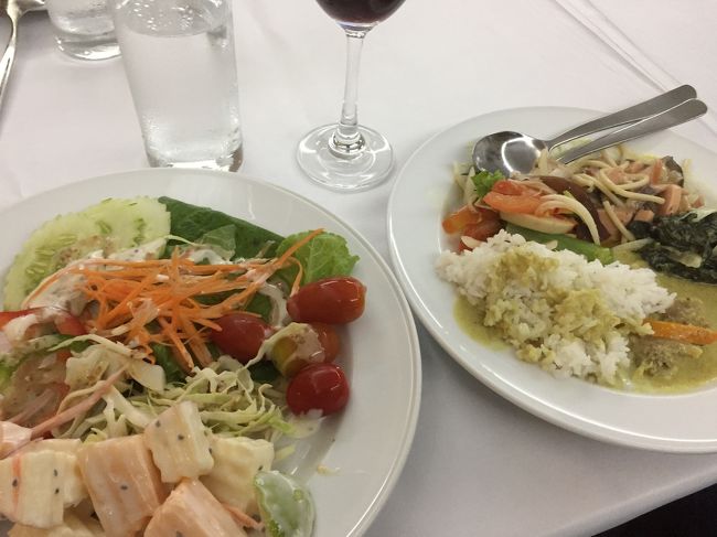 ビュッフェで食べ放題。<br />私は、ビンゴ大会の読み上げのお手伝いをしていたのであまり写真を撮れなかったけど、後でいっぱいいただきました。<br />おまけにビンゴ大会でフジスーパーの500バーツ商品券が当たって元とっちゃいました。