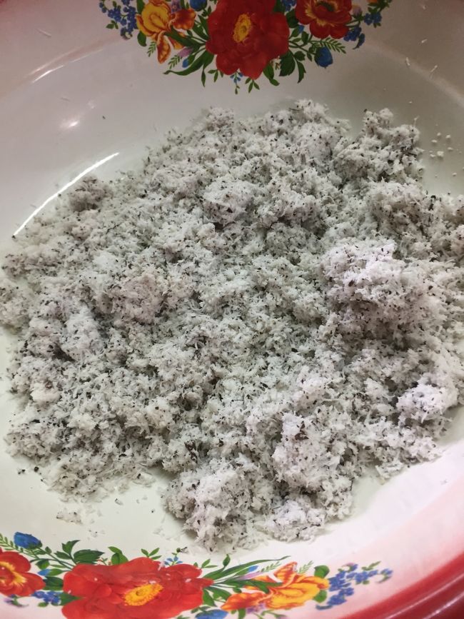 絞りかすは家畜の餌にするらしい。