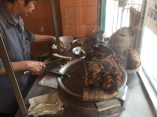 注文と同時にパパッと調理してくれたお母さん。