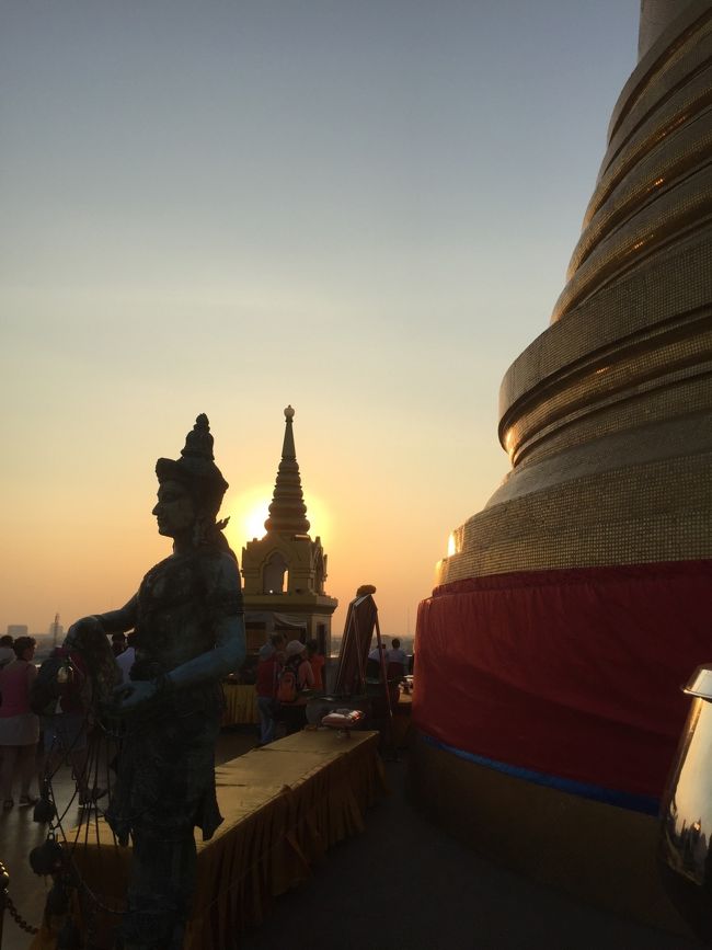 プー・カオ・トーンに沈む夕日。