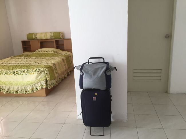 最終日。<br />1月16日。<br /><br />荷物をまとめました。<br />行きはギリギリ7キロだったけど、逆に軽くなって5.5キロ。余裕でクリアして拍子抜け。ま、シャンプーとか洗剤とか今回は持参してたから。<br />14:15発のフライトですが、お昼を食べるために早めに出ました。<br />