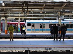 羽田空港から京急で横浜へ。で？
そうそう、JRに乗り換えるんだった。
ようやく新幹線が開通したものの
私鉄のない北海道民。オダキューとか
ケイキューとか羨ましいんだからー。