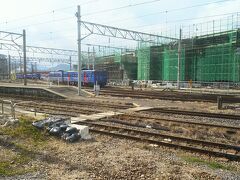 もうすぐ長崎駅。
奥の工事は、多分、新幹線だと思います。