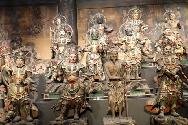 二十八部衆と風神・雷神の30尊。