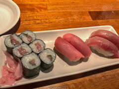 １時間３０分ほどまっていると、電話連絡あり訪問。
まぐろ寿司セット。