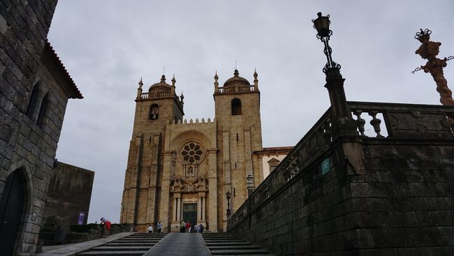 ポルト大聖堂へ