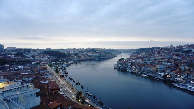 ポルトのマジックアワーです。街が本当に美しいです